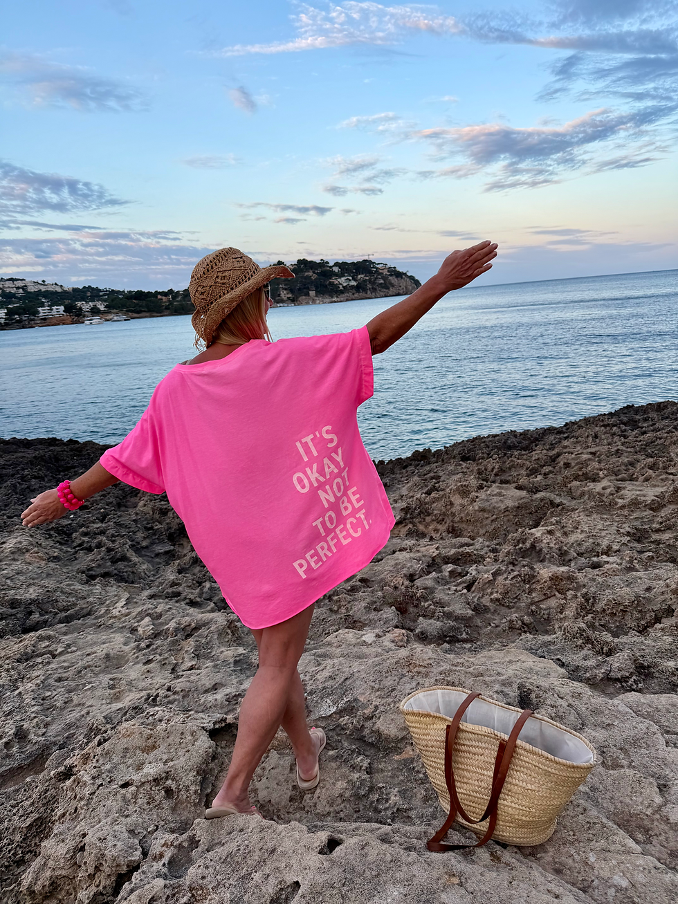 Miniaturbild: Oversize Neon Tshirt „It‘s okay not to be perfect“ 