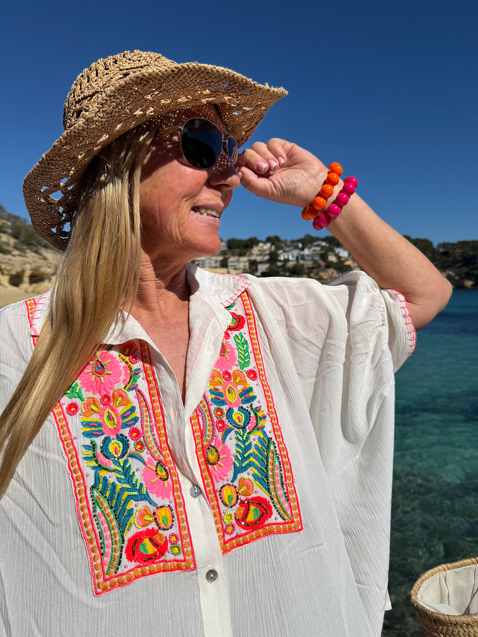 Miniaturbild: Exklusive Ibiza Bluse mit toller Neon Stickerei
