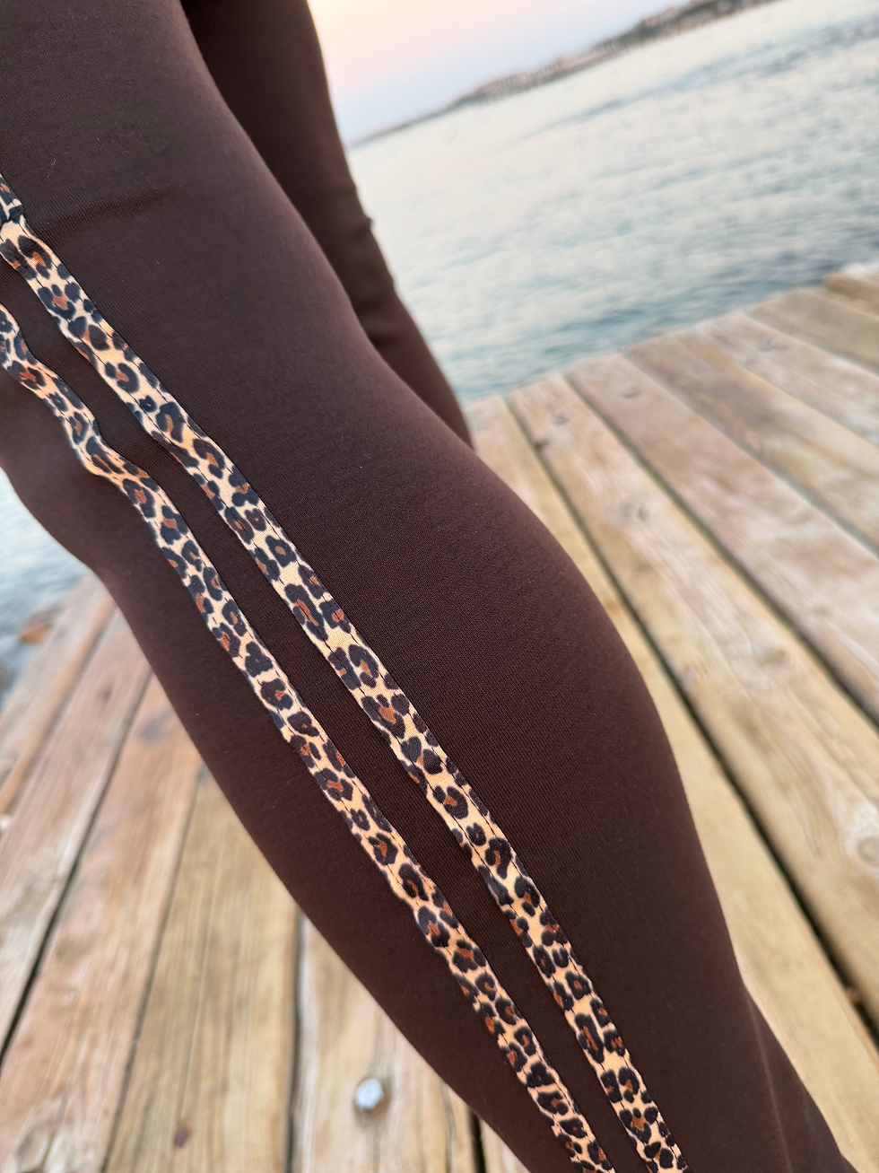 Miniaturbild: Buttery Soft Leggings „Leo Stripes“