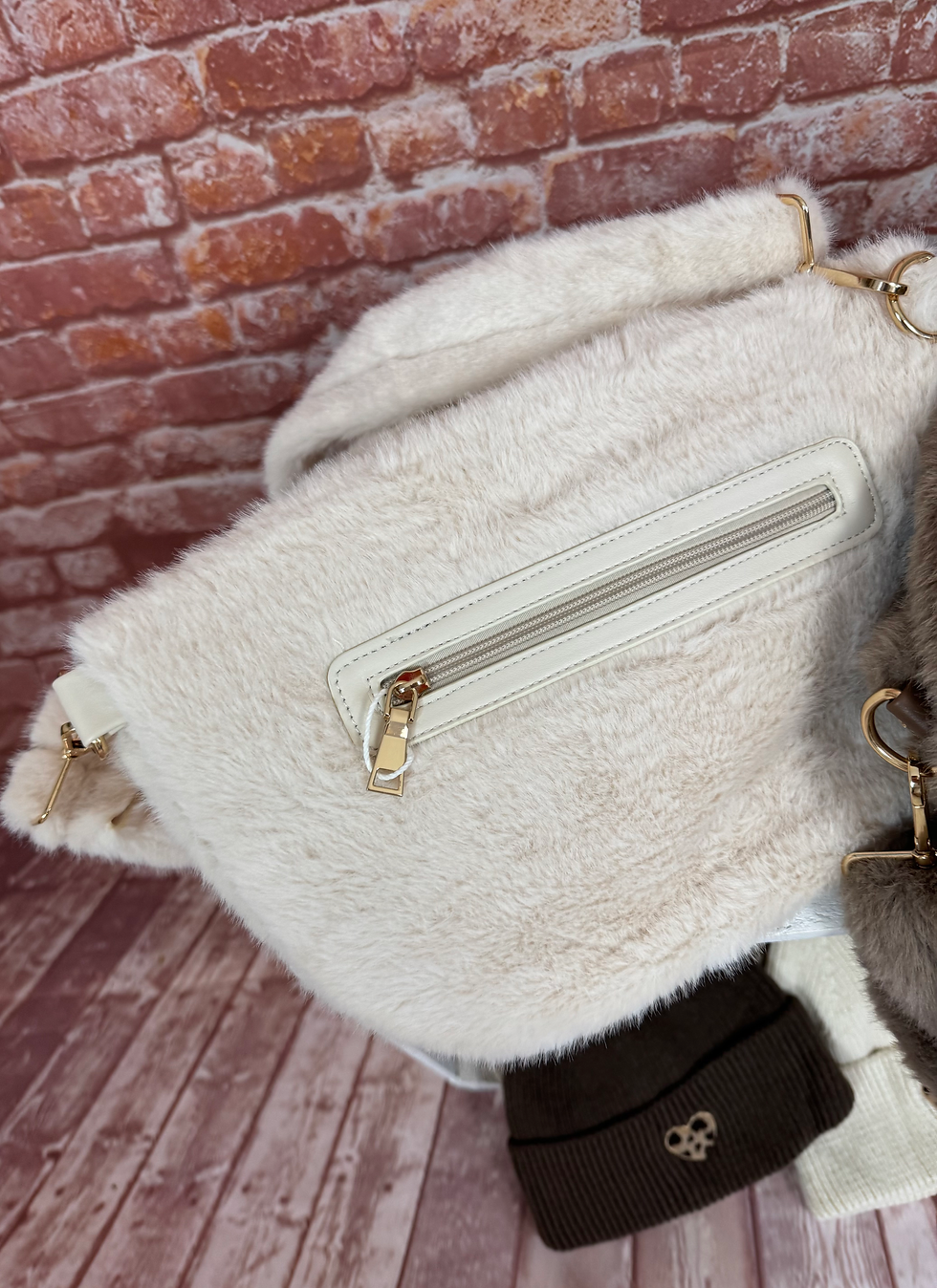 Miniaturbild: Fell Crossbody Bags „creme“ & „taupe“