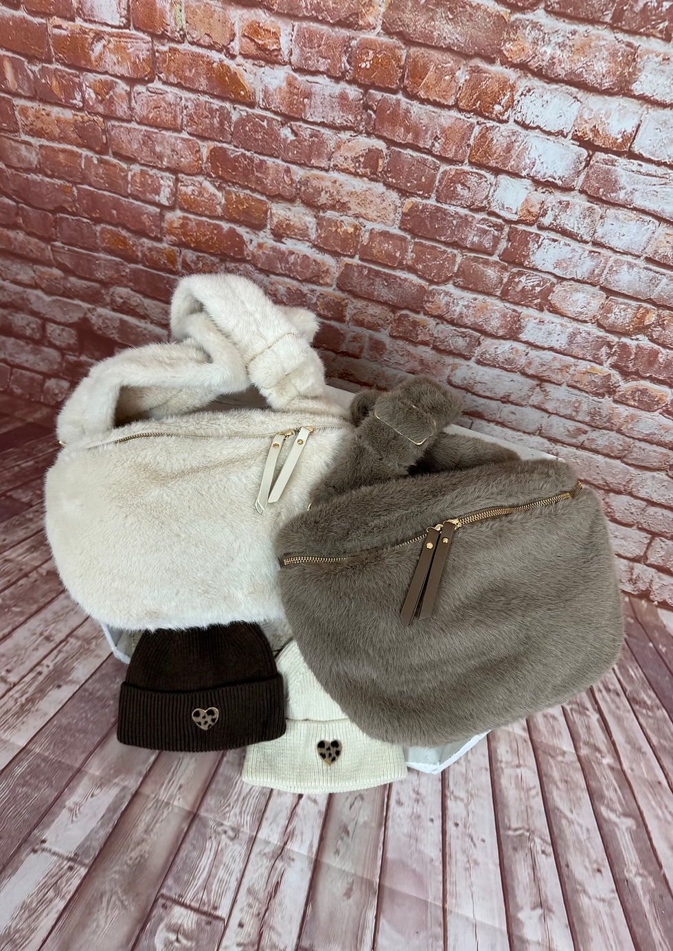 Miniaturbild: Fell Crossbody Bags „creme“ & „taupe“