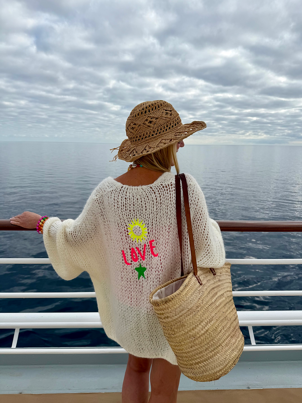 Miniaturbild: Exklusive Ibiza Strickjacke „Love“