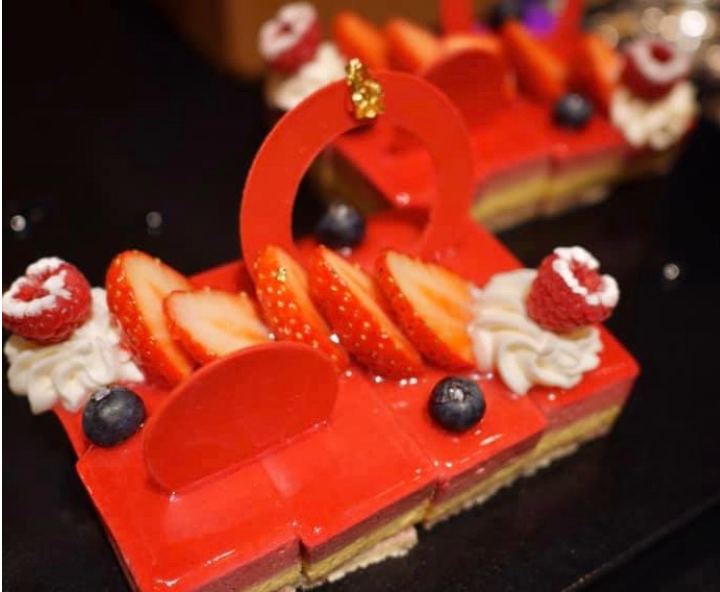リッツ・カールトン。受賞パーティでのケーキ