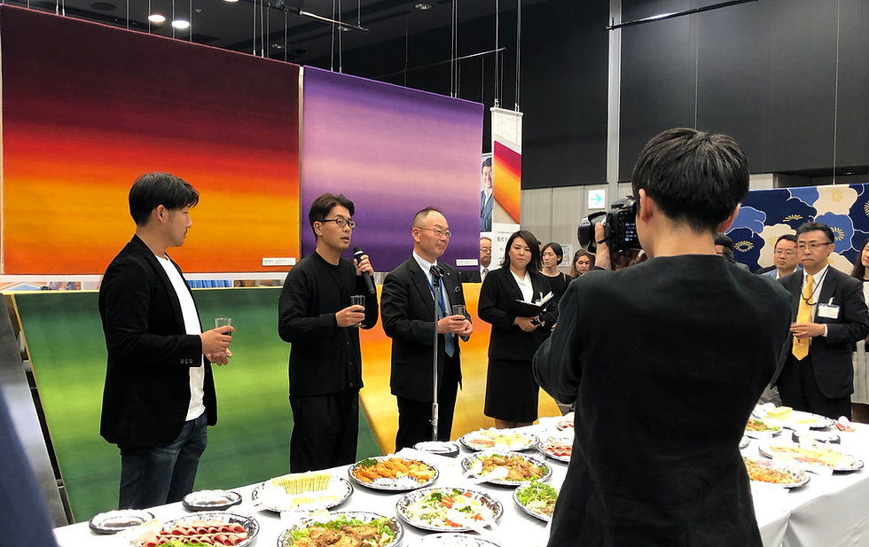 山形緞通の新商品発表会。小林幹也氏と西澤明洋氏と社長のトークショーが面白かったです。ブログ