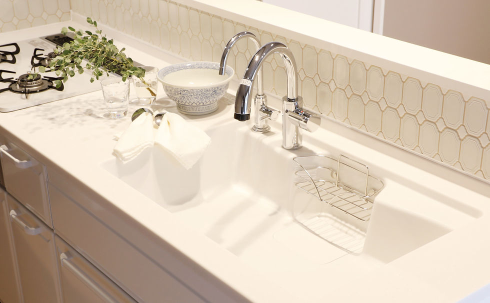 マンションリフォーム　白いキッチンの実例　モザイクタイルでおしゃれに　菱和マンション島津山