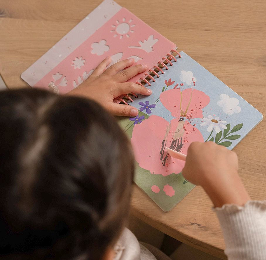 Thumbnail: Little Dutch  |  Kleurboek Little Kras- en schetsboek Rosa & Friends