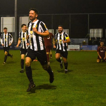 Ray returns with a bang as Woodbridge bounce back in style