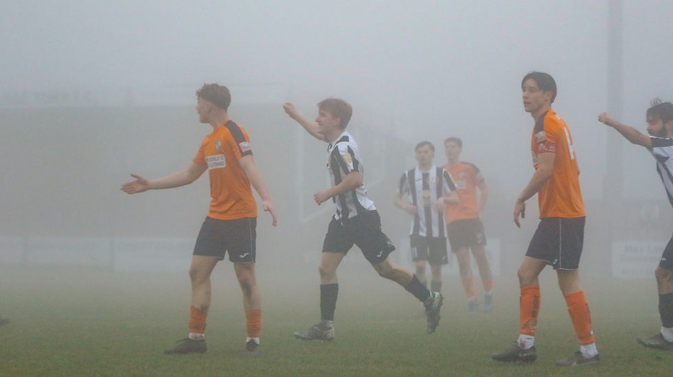 MATCH REPORT: Peckers denied victory as fog sees game abandoned at half-time