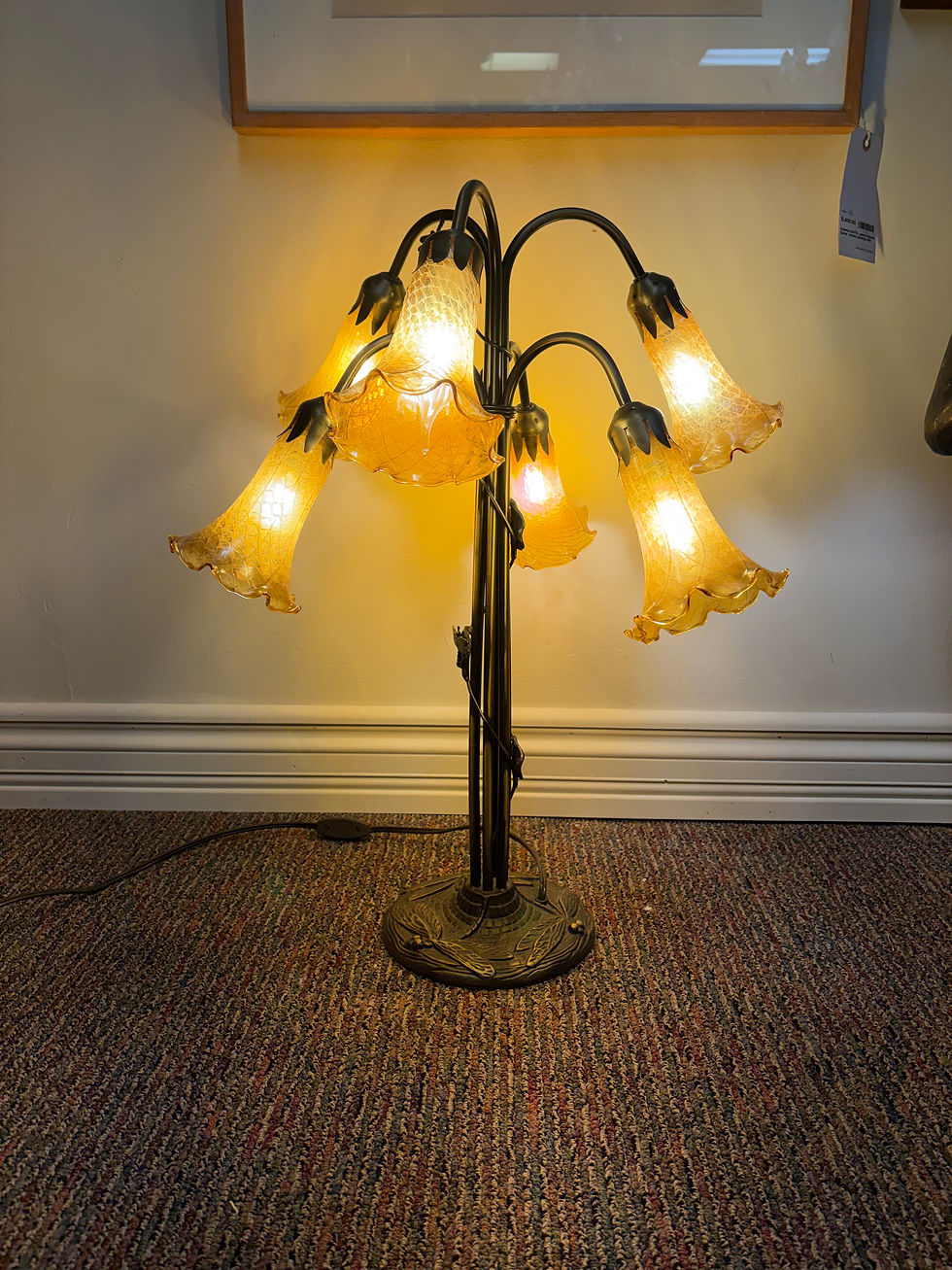 Thumbnail: Dale Tiffany Table Lamp