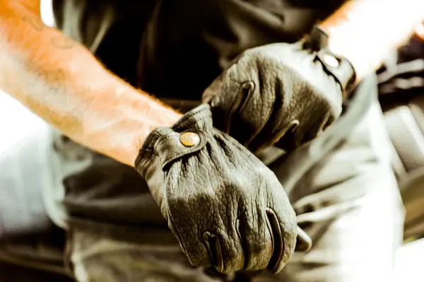Thumbnail: KONDURO BISON GLOVES