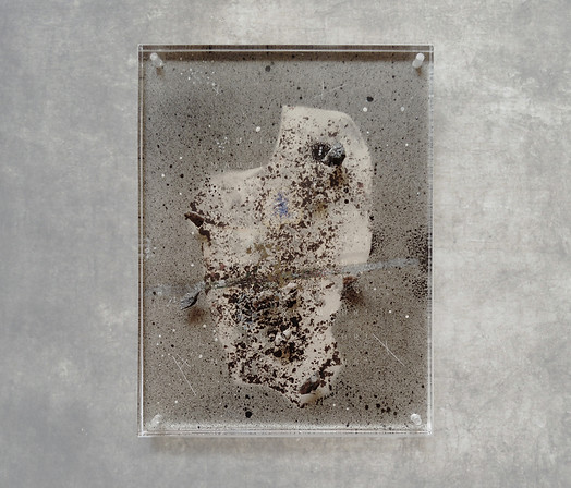 LA PIEDRA LANZADA AL AIRE. Dibujo-objeto, 12,5x16 cm. 1985-2012. 