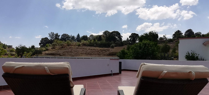 CAMANSTROS CON VISTA EN LA TERRAZA