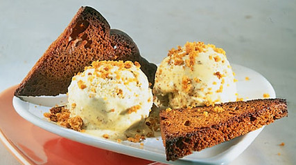 Délicieux dessert Pain d'épices et glace