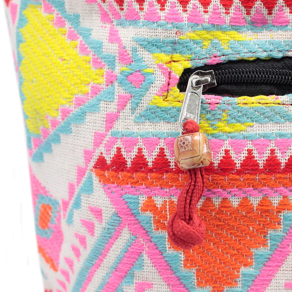 Thumbnail: Kathmandu Big Bags has plenty of space, perfect for the day trip, city breaks, the comfortable strap makes it easy to carry