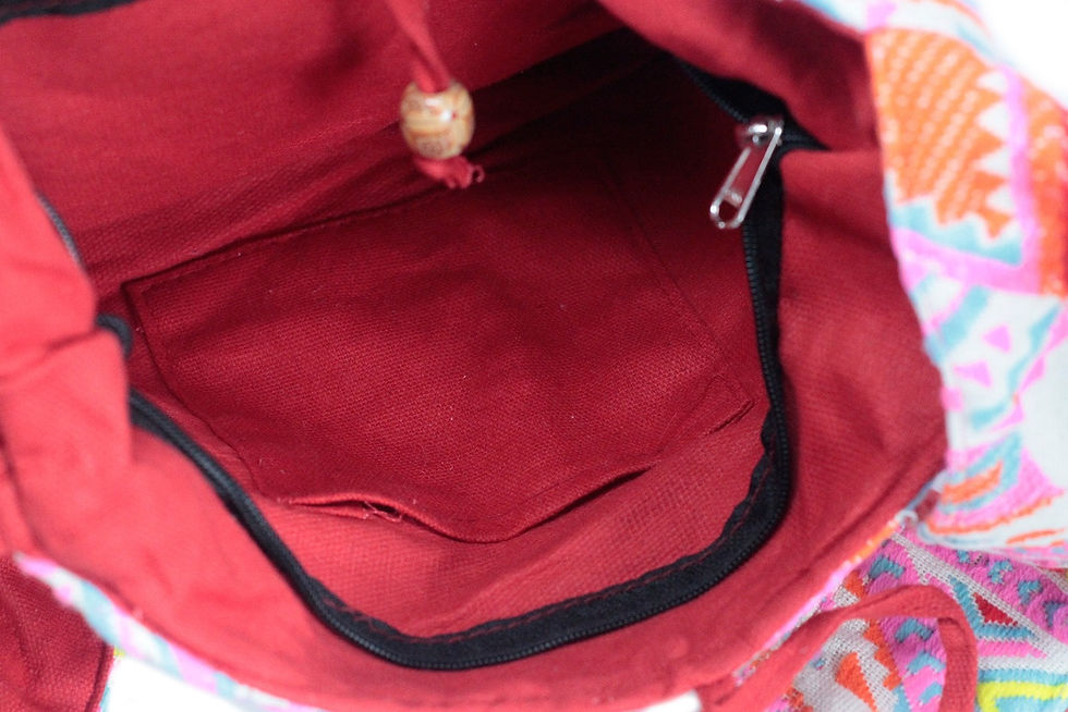 Thumbnail: Kathmandu Big Bags has plenty of space, perfect for the day trip, city breaks, the comfortable strap makes it easy to carry
