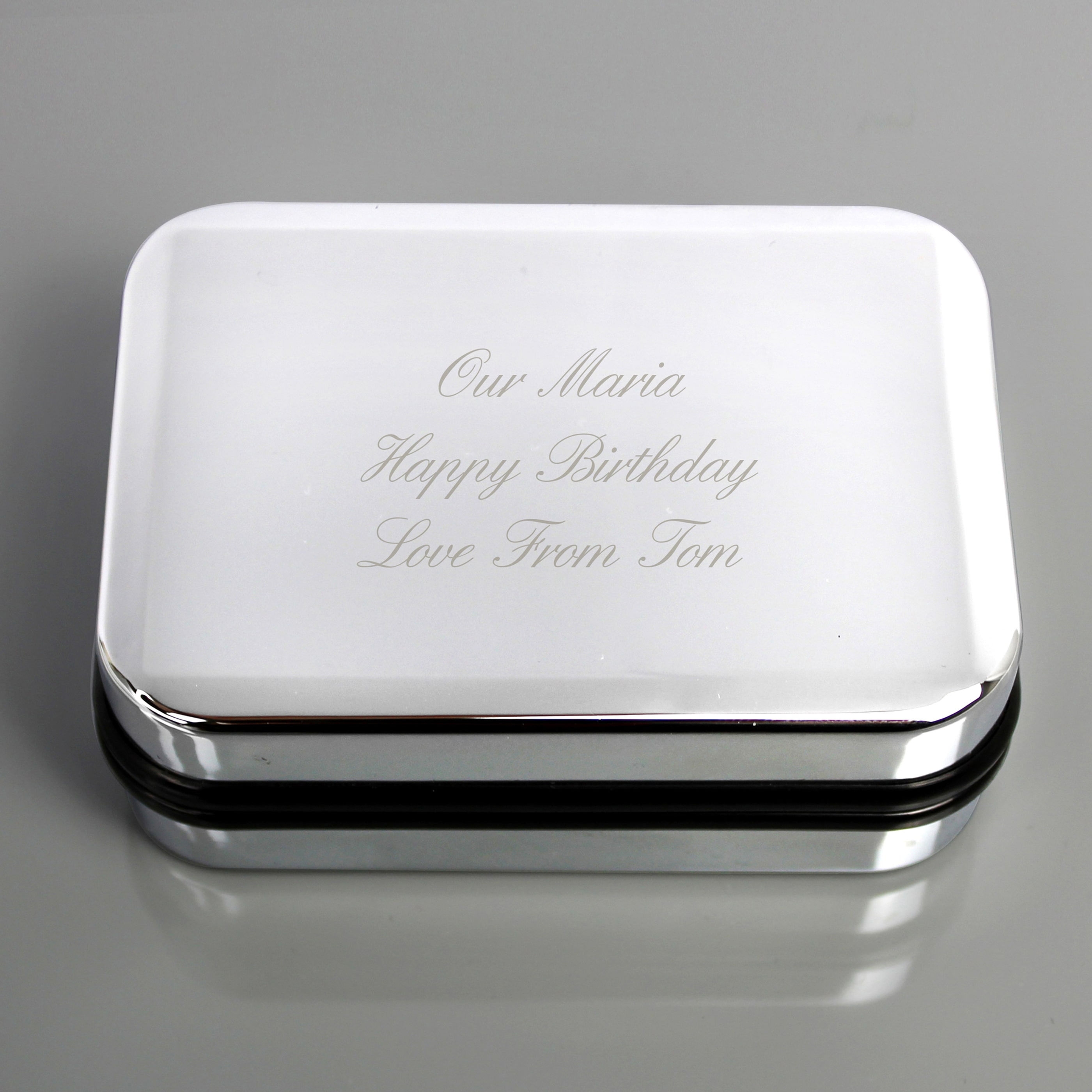 Personalise this Necklace gift box with any message of up to 3 lines of 20 characters.