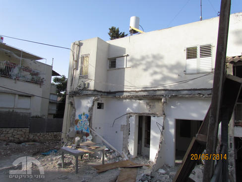 הריסת מבנה חדר המגורים הקיים