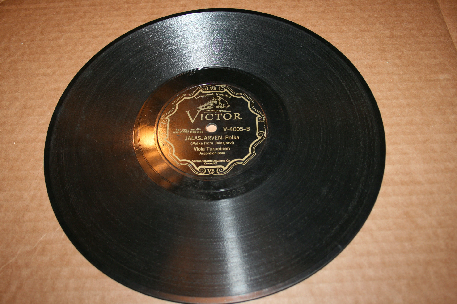 Viola Turpeinen savikiekko shellac 78 rpm.