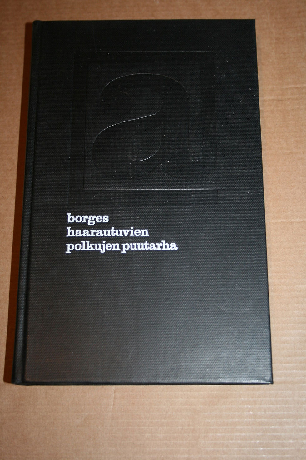 Borges, Jorge Luis: Haarautuvien polkujen puutarha