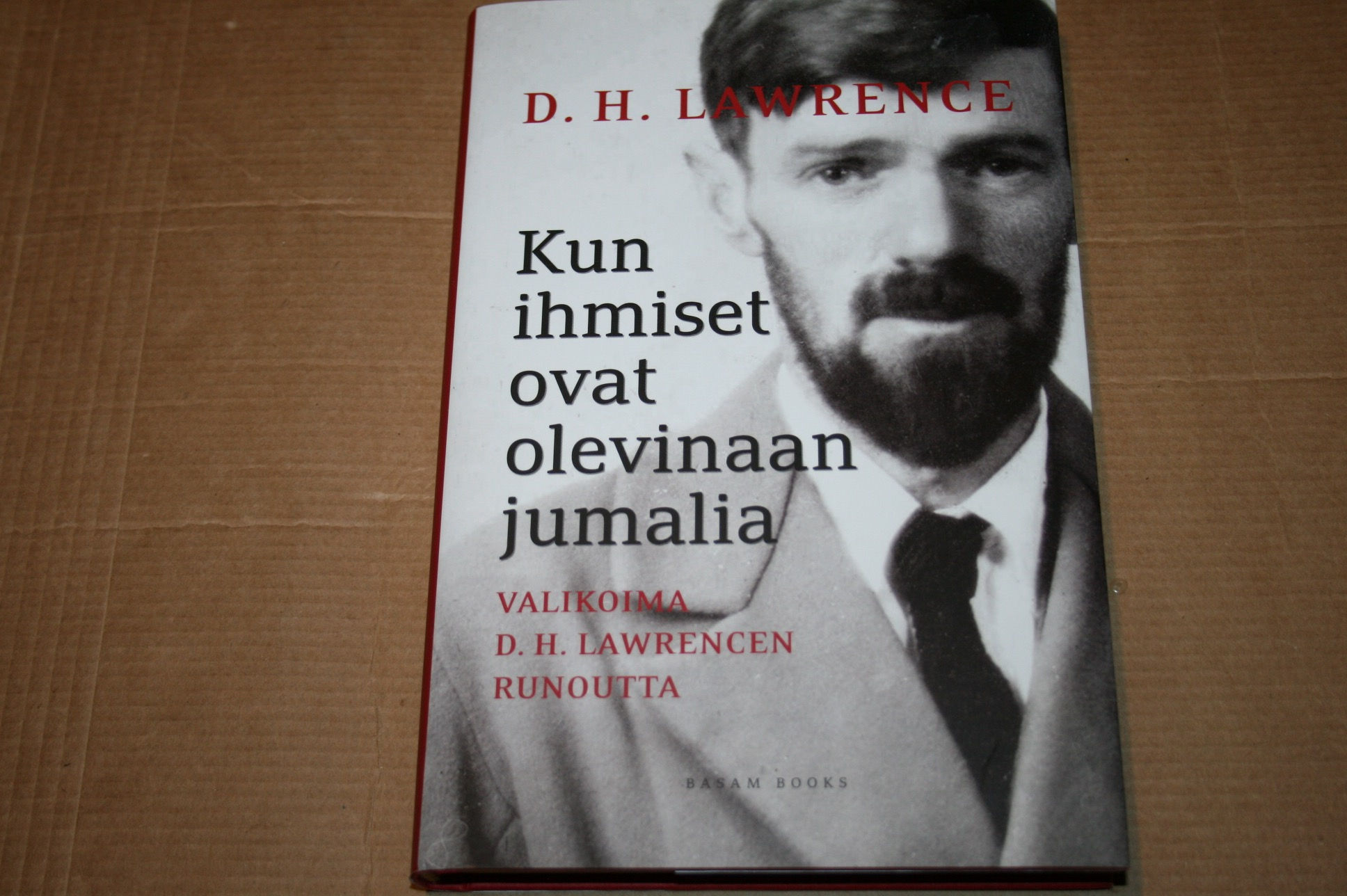 Lawrence, D.H.: Kun ihmiset ovat olevinaan jumalia