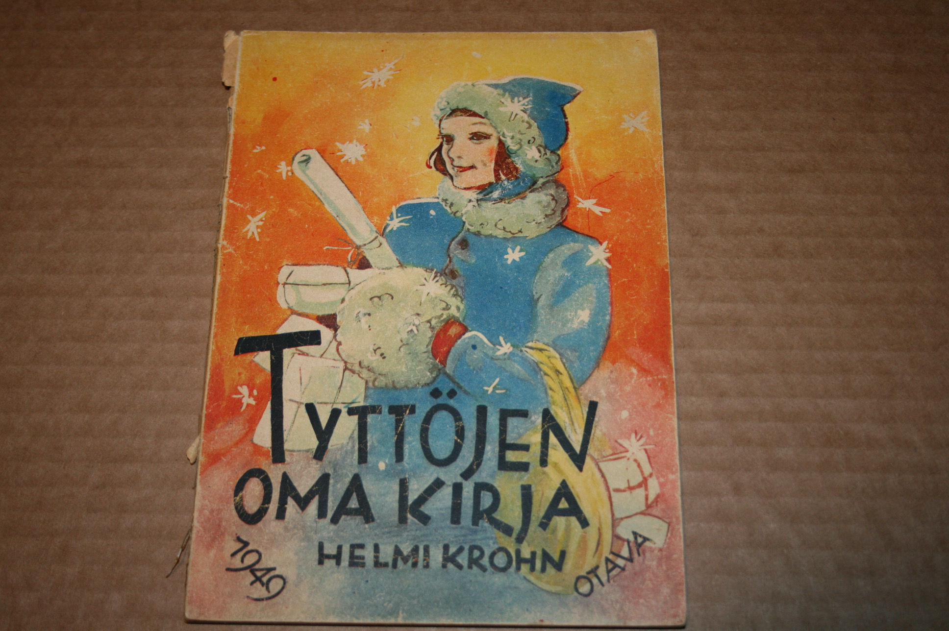 Krohn, Helmi (toim.): Tyttöjen oma kirja 1949