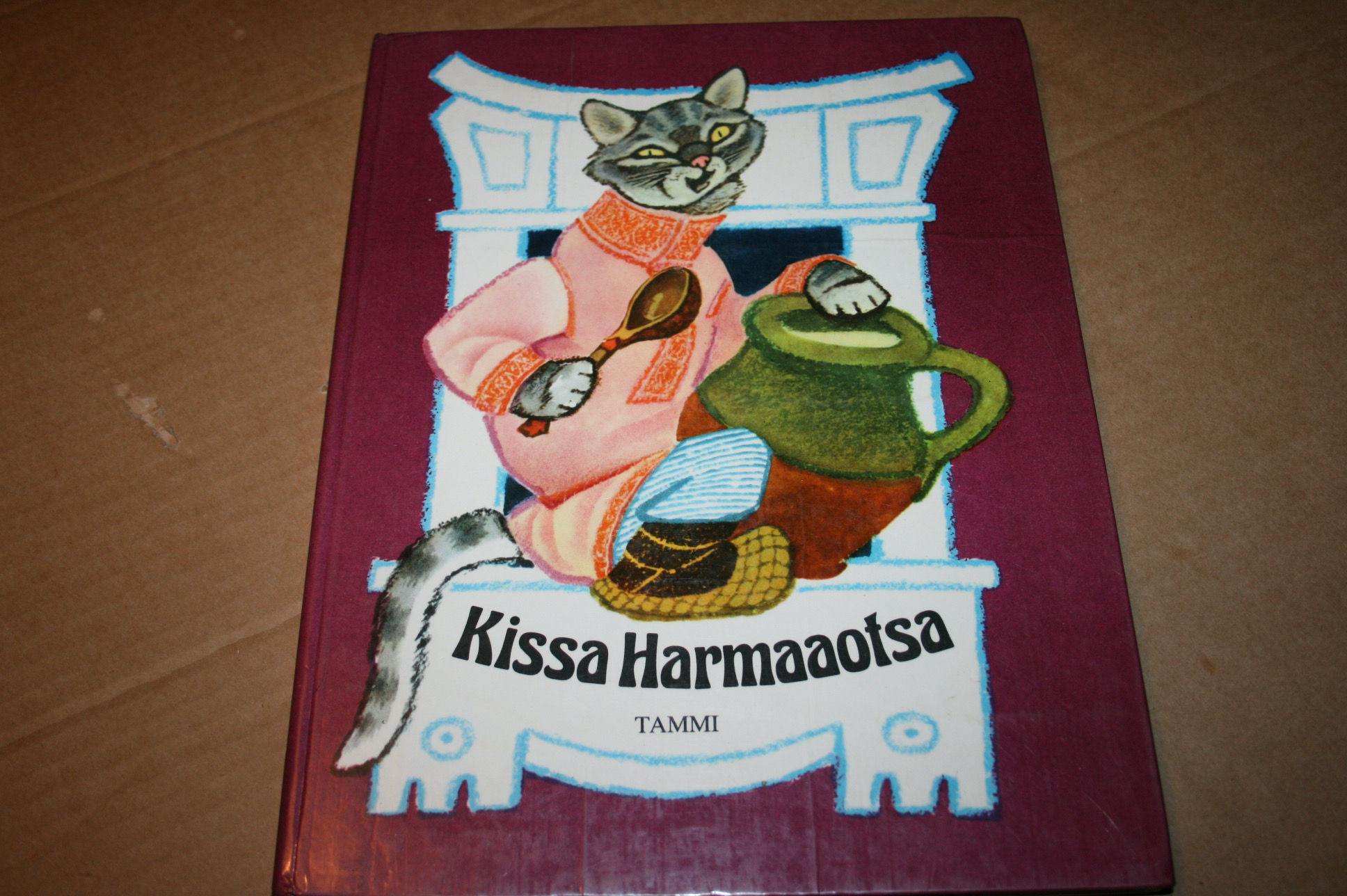 J. Ratsev (kuv.): Kissa Harmaaotsa, venäläisiä kansansatuja