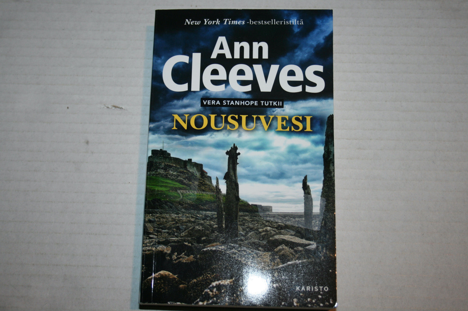 Cleeves, Ann: Nousuvesi