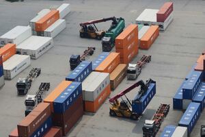 tariff_policies_impacting_small_business_coffee_and_clothing_sectors_
