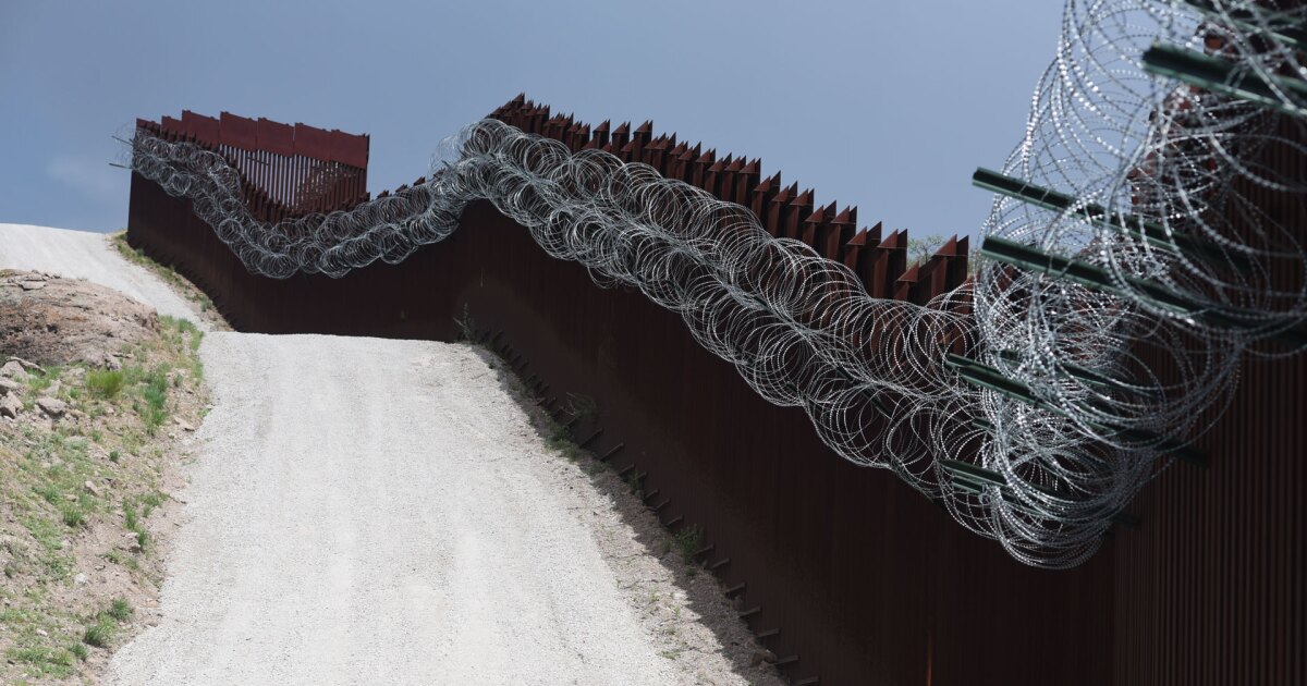 arizonamexico_border_sees_record_migrant_deaths_in_july_2023_