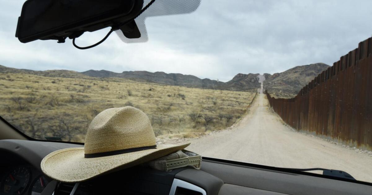 judge_halts_arizona_border_wall_case_amid_ongoing_government_shutdown_