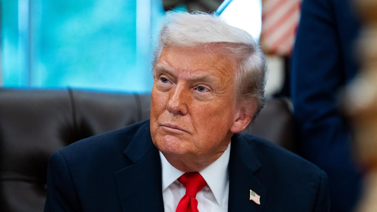 trump_proposes_2000_checks_funded_by_tariffs_for_lowincome_households_