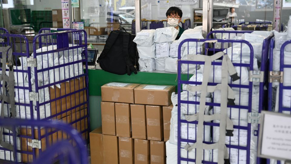 international_postal_services_halt_shipments_to_the_us_amid_tariff_changes_