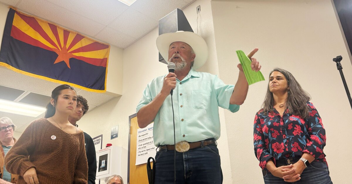 tucson_community_voices_concerns_over_proposed_ice_detention_center_
