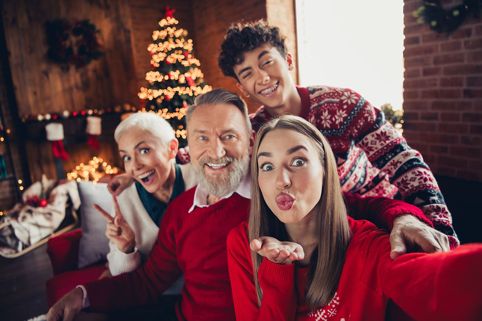 Family Christmas Photo Ideas You Can Do at Home