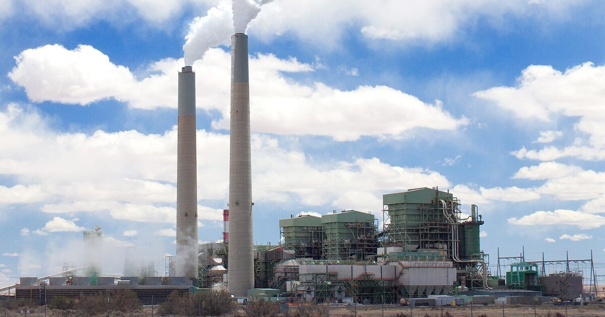 trump_extends_cholla_power_plant_operations_amid_energy_concerns_