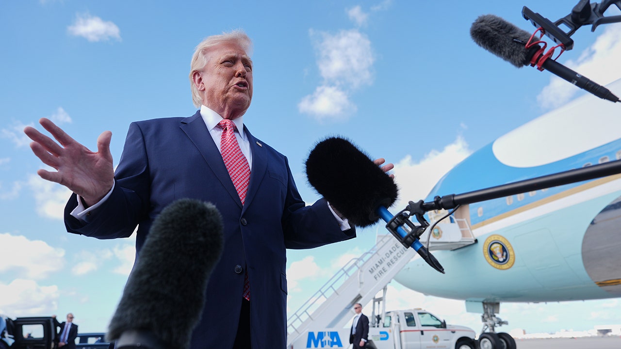 from_ai_jesus_to_iran_threats_trump_faces_backlash_from_his_own_supporters_as_controversies_mount