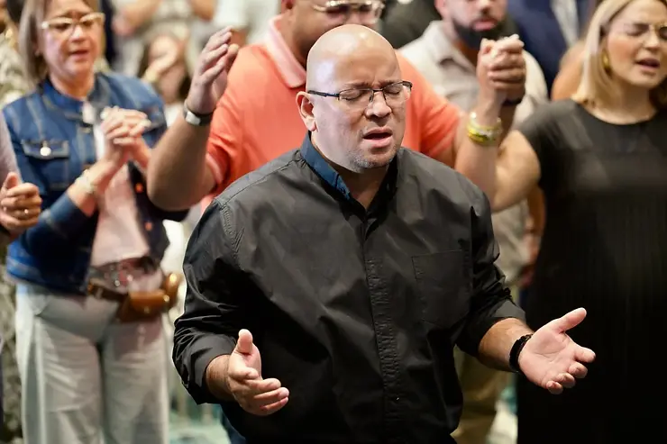 new_jersey_pastor_detained_by_ice_during_holy_week_held_without_bible_for_days