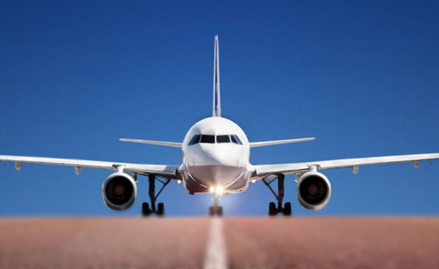 Avión listo para despegar del aeropuerto de Punta Cana