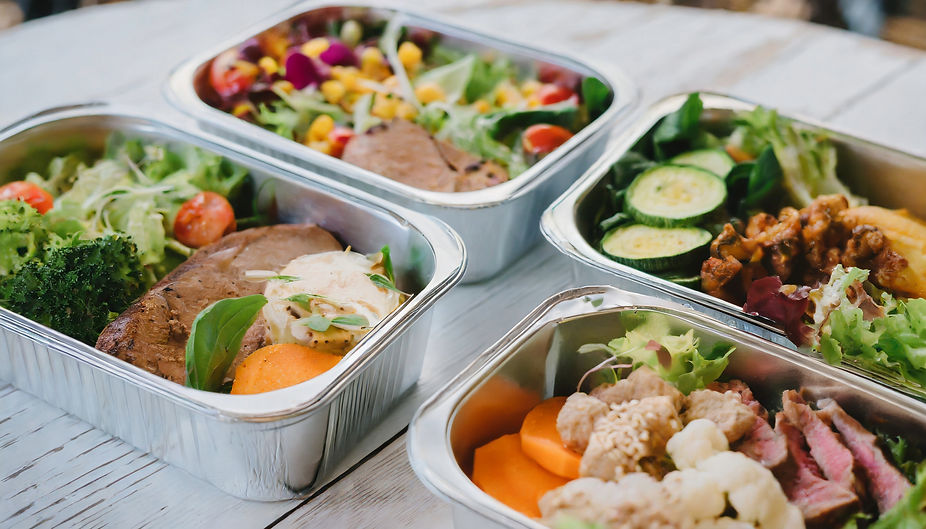 close-up-tasty-food-foil-containers-vegetables-meat-greens-balanced-healthy-nutrition.jpg