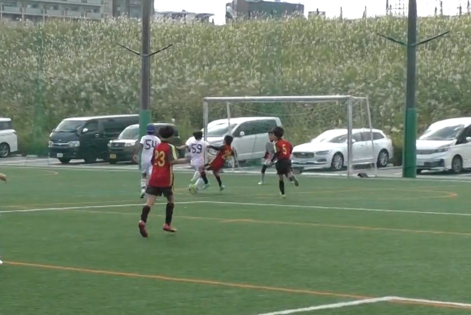 お相手DFを吹き飛ばし先制点!!!!!!!