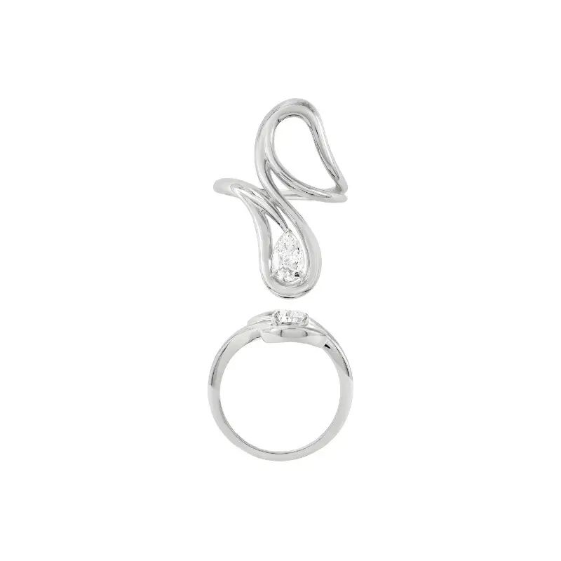 טבעת מעוצבת | בשיבוץ אבן טיפה | 0.75 CT