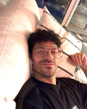 Juan Ingaramo: "me ayudan con la lista de temas?"