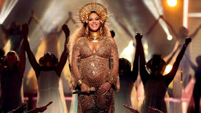 Beyoncé estrenó los videos de Sandcastles y Love Drought de su álbum Lemonade