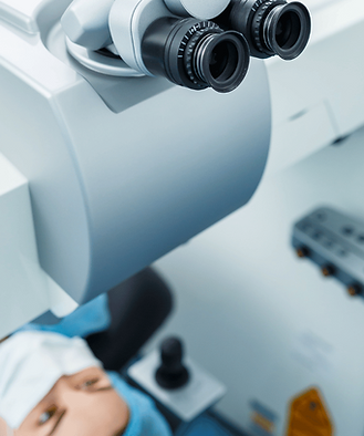 Vorbereitung auf eine Augenlaseroperation.png