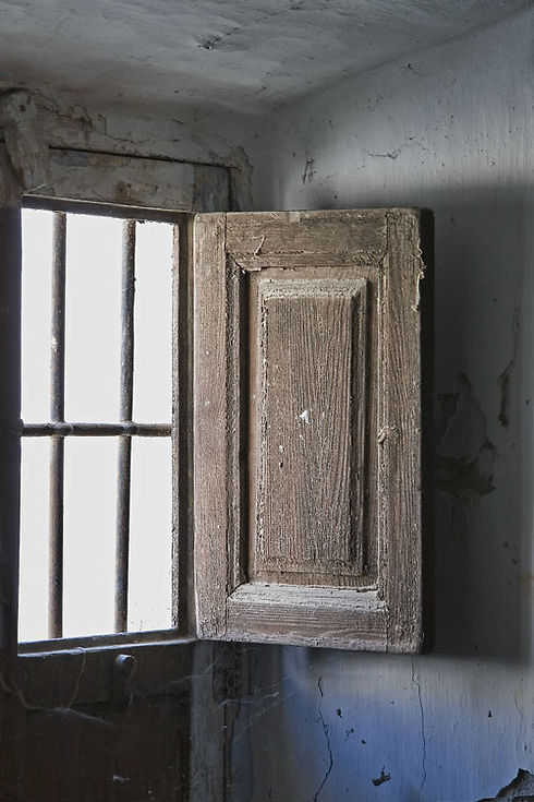 Melegis-window_MG_4032.jpg
