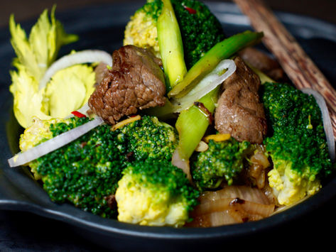 Nua Pad Nam Man Hoy - Rindfleisch in Austernsauce