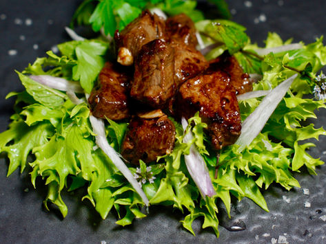 Lok Lak - Kambodschanisches Rindfleisch mit Kampot Pfeffer