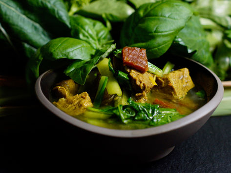 Salaw Machu Kroeung – süß-sauere Suppe mit Rindfleisch