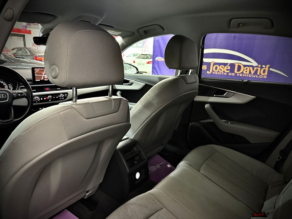 Miniatura: AUDI A4 Advanced 35 TDI S tronic