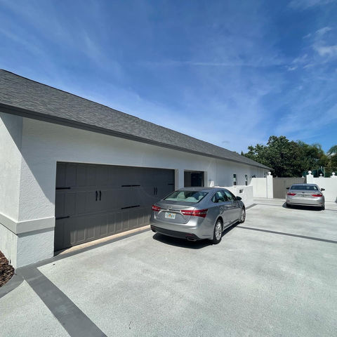 garage door painting tampa 2.jpg